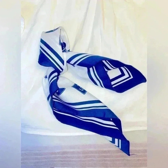 💥🏵️ Victorian style 97% Cotton Shirt  (pure white)& White and Blue neckerchief - Picture 4 of 10